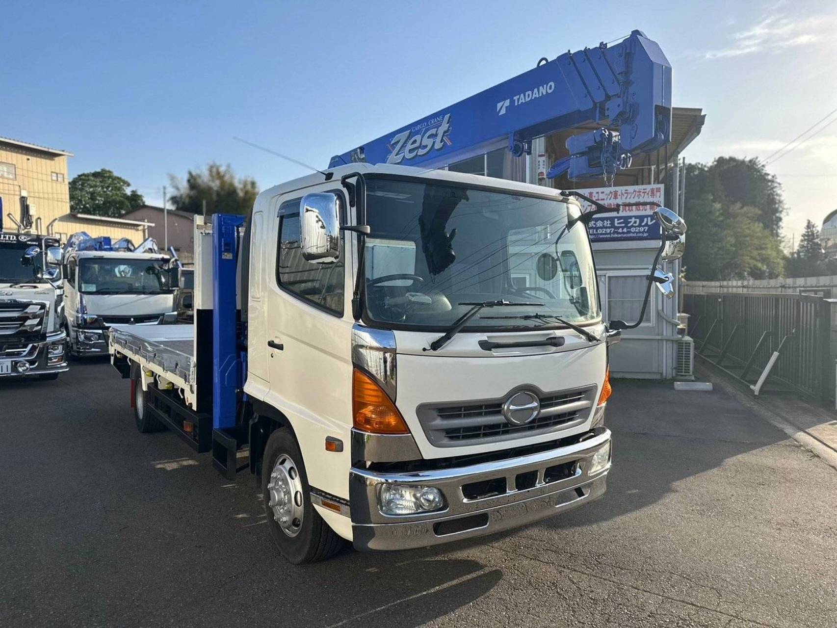 日野 レンジャーセルフクレーン４段